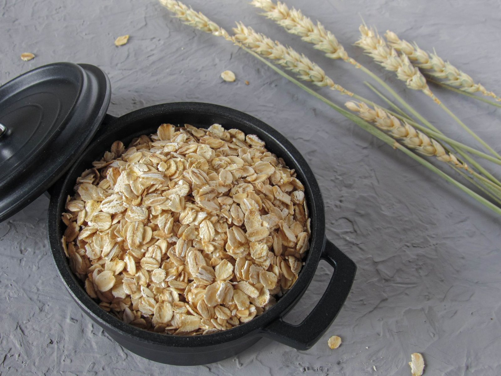 Ground oats are the option for skin that reacts to everything