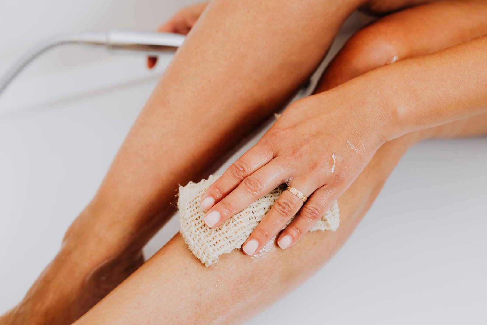 A mitt plus a gentle scrub beats an aggressive scrub alone