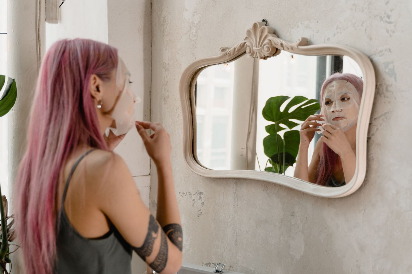 Checking your skin in the mirror, which is how most people track progress badly