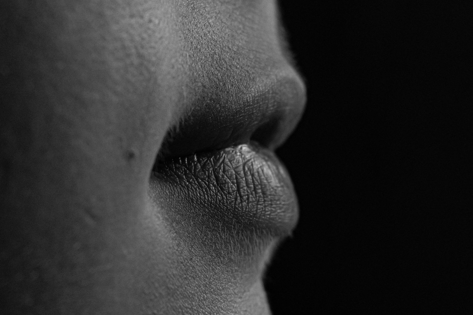 Lip skin has no oil glands, which is why it dries so fast