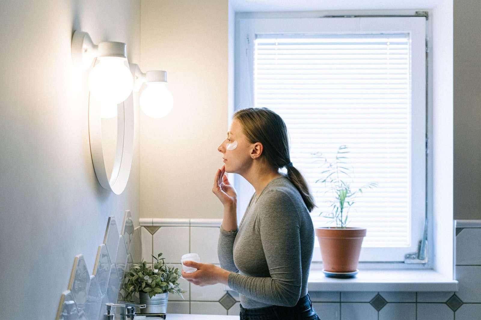 Vitamin C is a morning product, and that is not arbitrary